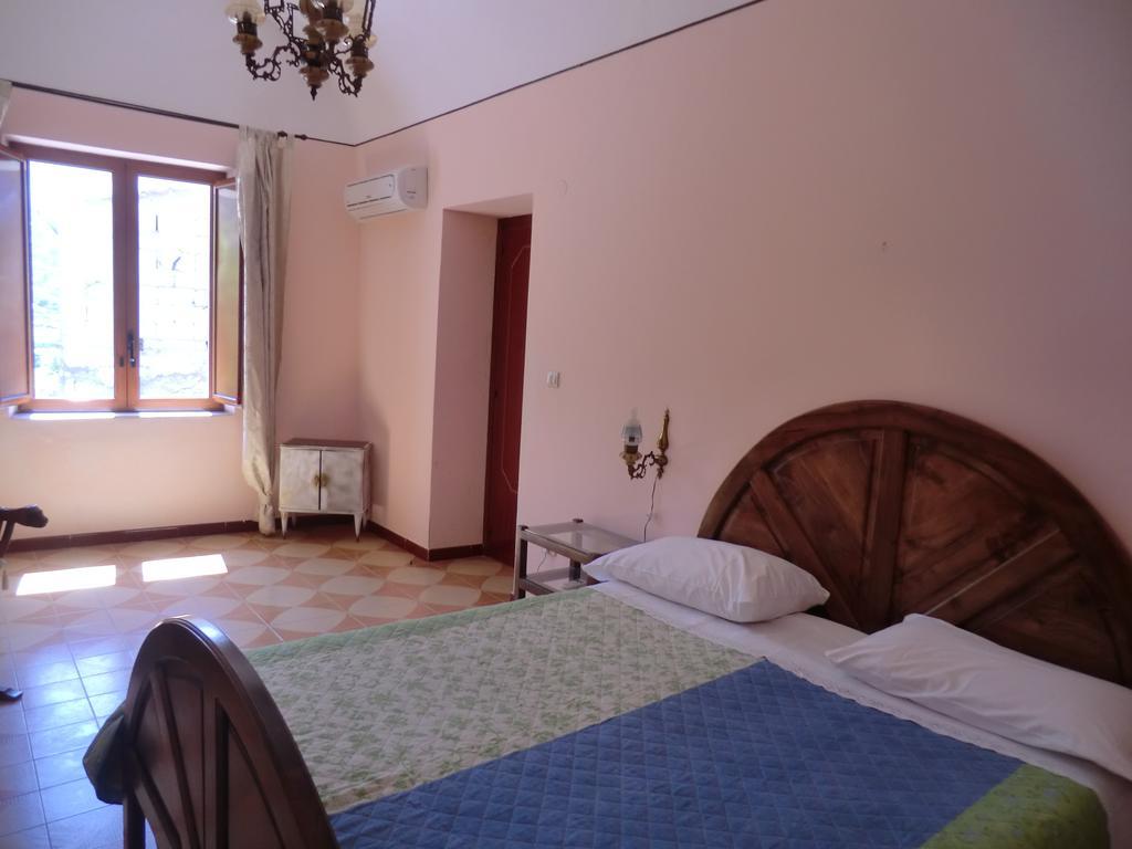 Agriturismo Mare E Monti 트라몬티 객실 사진