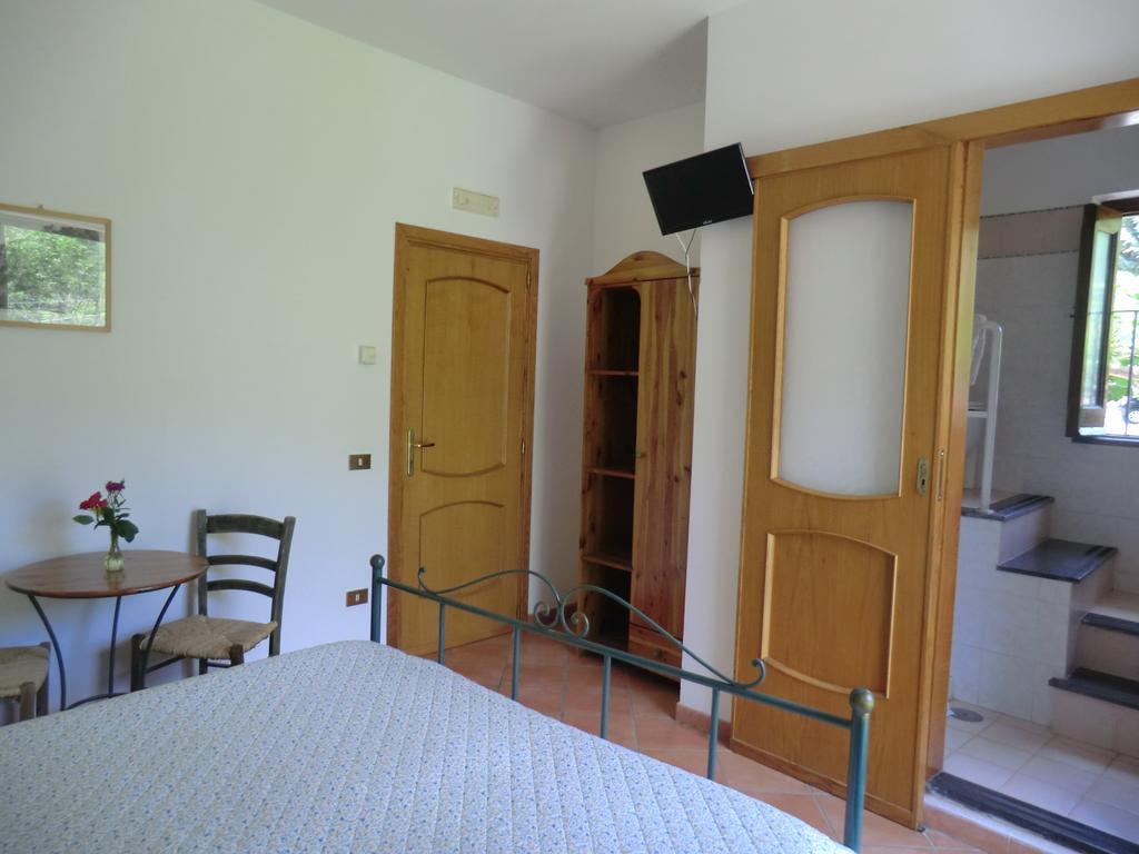 Agriturismo Mare E Monti 트라몬티 객실 사진
